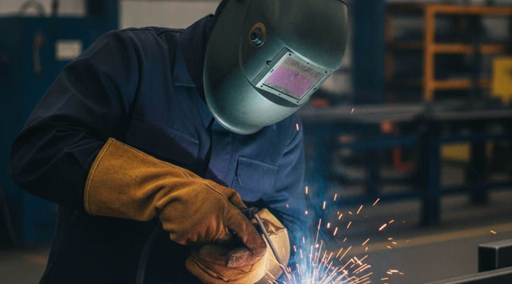 PPE for Niche Industries: The Specialized Gear Distributors Overlook