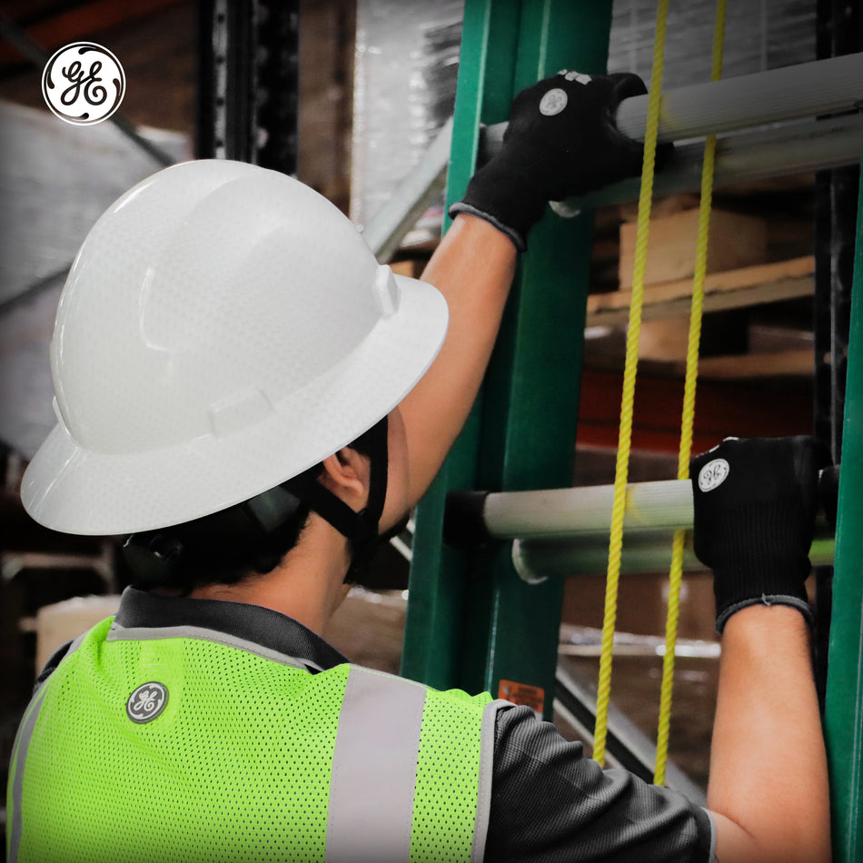 carbon white | worker wearing hard hat on job site | Full Brim Hard Hat — GE PPE GH329, ANSI Z89.1-2014 Type 1 Class E Dielectric | GH329CW